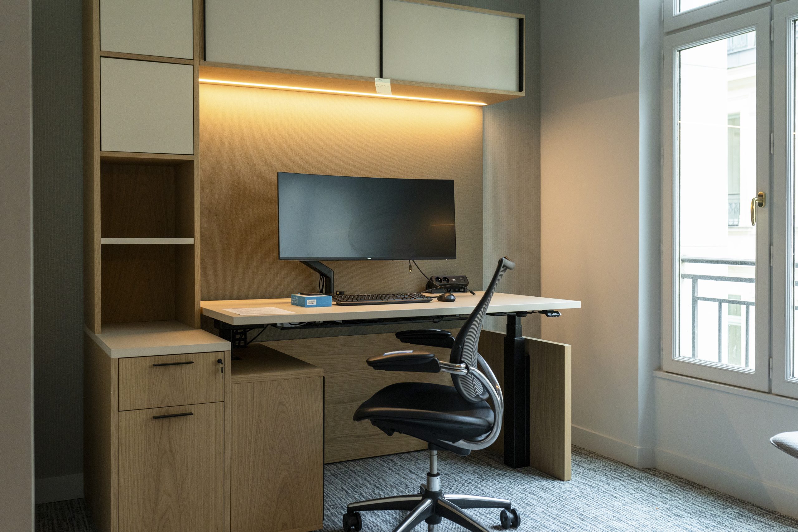 Winston & Strawn's office